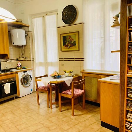 A Due Passi Dal Centro 2 Camere Matrimoniali Wifi Генуя Экстерьер фото